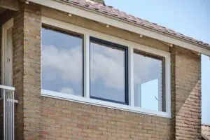 Draaikiepramen op locatie woning