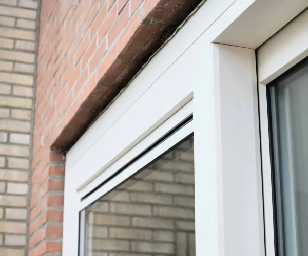 Detailfoto van wit kozijn